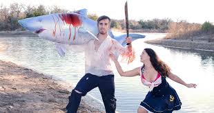 Researchers have found that people show a strong preference for photos showing the left side of someone's face rather than the right. This Guy Creates The Most Awesome Facebook Profile Pics Ever Bored Panda