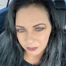 Amy Botsford's Instagram, Twitter & Facebook