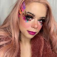 Amber Travers (@ambertraversmua)