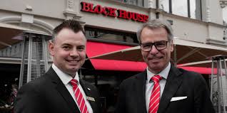 Block house steakhouse is a chain of steakhouses with a good location and many diners. Neueroffnung Block House In Erfurt Gestartet