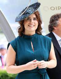 Watch the guest arrivals and the wedding ceremony at st george's chapel, windsor castle, followed by the departure of the newly married couple in the carriage. La Princesse Eugenie Devoile Avec Fierte La Cicatrice Laissee Par Sa Scoliose Elle
