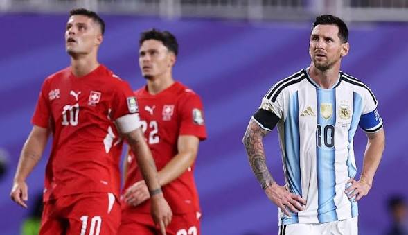 MundialxCHV | 🔴 Con expulsión incluida: Argentina sufre para derrotar a  Suiza y meterse en semifinales del Mundial 👇