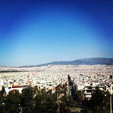 Καλοκαίρι του 1996 και το πρώην λατομείο του δήμου πετρούπολης είναι έτοιμο να μεταλλαχτεί, από ένα τραχύ και άχαρο τόπο βιομηχανικών εργασιών γεμάτο μπάζα . Terra Petra Other Nightlife In Petroypolh