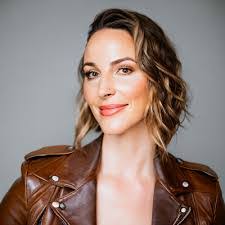 Kate Lyness's Instagram, Twitter & Facebook