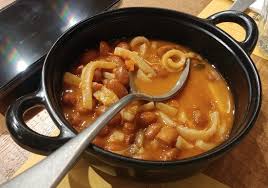 Un piatto classico adatto per questo periodo. Grande Antipasto Della Casa Fagioli Con Cotiche Picture Of Stazione Mole Marino Tripadvisor