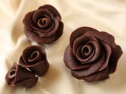 Ingredients 500 G De Chocolats Noirs 300 G De Glucose 35 G D Eau 35g De Sucrepreparer Le Sirop En Faisant Decoration Chocolat Fleur En Chocolat Chocolat