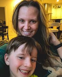 Jillian Sloan's Instagram, Twitter & Facebook