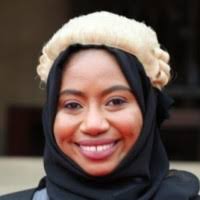 100+ perfiles de «Essajee»