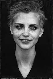 Illusionen gab sich die frau mit den 112 zentimeter langen beinen nie hin. Short Hair Peter Lindbergh Portrait Nadja Auermann