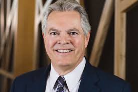 Red Robin CEO to Retire