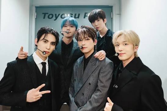 SF9