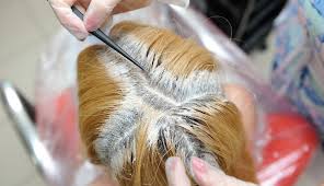 1) mix hair bleaching powder with 20 or 30 or 40 volume hydrogen peroxide in a ratio of 1: How To Take Care Of Bleached And Dyed Hair