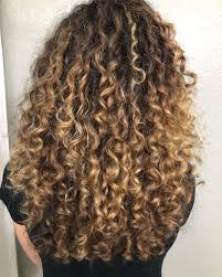 Hairstyles 50 Curly Hair Styles With Highlights Curly Hair Highlights Ideas Curly Hair Wi Highlights Curly Hair Curly Hair Styles Naturally Hair Highlights