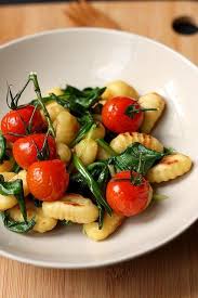 Gnocchi Sautes Aux Tomates Roties Recette Recettes De Cuisine Recette De Cuisine Simple Tomates Roties