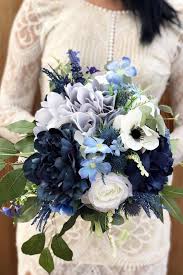 Mar 17, 2021 · bring your pinterest board to life with a curtain of flowers at your wedding. 20 Gorgeous Wedding Bouquets Ideas For Winter Seasonal Options To Fill Your Arrangements Elegantweddinginvites Com Blog Winter Wedding Bouquet Blue Wedding Flowers Classic Wedding Flowers