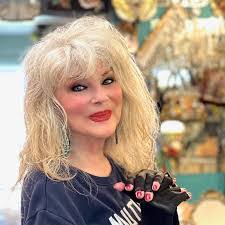 Penny Burd's Instagram, Twitter & Facebook