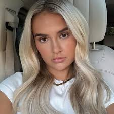 Sophie Bates, Commerce Writer