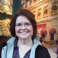 Laurie Toth's Instagram, Twitter & Facebook