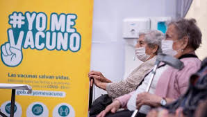 Este lunes 8 de febrero, además de los grupos por edad, fue el turno del personal que cumple funciones críticas. Coronavirus Chile Vacuna A Mas De 1 8 Millones De Personas Contra El Covid 19 En Once Dias Nndc Mundo Gestion