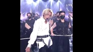 Seriously, i think he was born to be an idolㅋㅋ. Bts Jungkook Performs In Blonde Hair At Golden Disks Awards 2021 Youtube