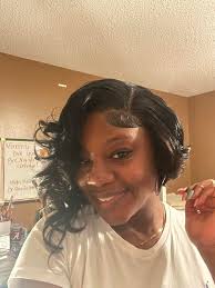 I am looking for a stylist to do this for me Friday morning 👀