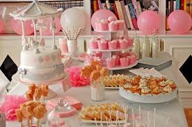 Un Premier Anniversaire Sur Le Theme Du Carrousel Carrousel Anniversaire Anniversaire Deco Fete Foraine