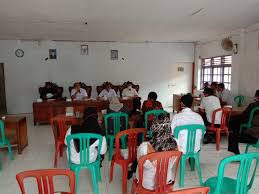 Sekretaris desa dan kepala dusun. Kades Meninggal Dunia Camat Lakukan Pembinaan Pemerintahan Desa Pamulihan Kecamatan Larangan