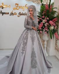 Asr I Zerafet Gelini Olmak Bir Ayricaliktir Makyaj Ve Bas Tasarimi Aysun Icoz Gurbuz Tuvalet Asr I Zerafet Fashion The Dress Gelin Elbisesi Boncuklu Gelinlik
