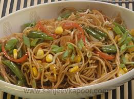How To Make Oodles Of Noodles Recipe By Masterchef Sanjeev Kapoor In 2020 Easy Pasta Recipes Skinny Pasta Recipes Pasta Noodle Recipe
