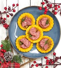 La ricetta dei cestini di polenta con gorgonzola e speck è molto veloce. Cestini Di Polenta Con Lenticchie E Cotechino Farine Zerbo