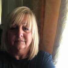 La nuova collezione di Comme des Garçons ha appena sfilato a Parigi #PFW  https://bit.ly/2TrABTv