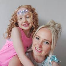 Is there any mobile groomers that cut dog nails please? Really struggling  to find one