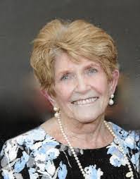 Maureen Hawxhurst's Instagram, Twitter & Facebook