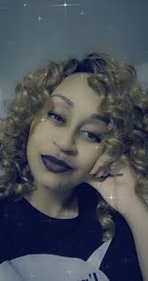 Hufflepuff Artist Shares Hand-Painted Purse