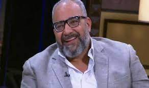 برنامج كوميدي من تقديم الفنان بيومي فؤاد، ويقوم خلاله باستضافة مجموعة كبيرة من الفنانين. Ø¨ÙÙÙÙ ÙØ¤Ø§Ø¯ Ø¯ÙØ± Ø§ÙØ¯ÙØªÙØ± Ø±Ø¨ÙØ¹ ÙÙ Ø§ÙÙØ¨ÙØ± Ø³Ø¨Ø¨ Ø´ÙØ±ØªÙ Ù Ø´ÙØ¨ÙØ¯Ø± Ø§ÙØªØ¬Ø§Ø± Ø§ÙÙÙØ¨ Ø§ÙÙØ­Ø¨Ø¨ ÙÙ Ø¨ÙØ§Ø¨Ø© Ø§ÙØ´Ø±ÙÙ ÙØ³Ø®Ø© Ø§ÙÙÙØ¨Ø§ÙÙ