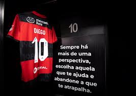 Flamengo rowing club), commonly referred to as flamengo, is a brazilian sports club based in rio de janeiro, in the neighbourhood of gávea, best known for their professional football team. Flamengo Acerta Novo Patrocinio Para O Calcao Do Uniforme Esporte News Mundo