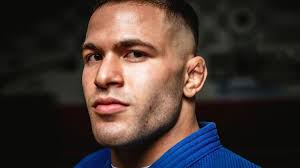 Corpo de Atleta: Willian Lima, do judô, em ensaio fotográfico do UOL