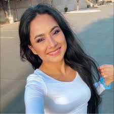 I can't be the only one who is getting tired of all the scam/spam DMs after  you follow someone...