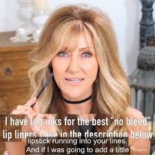 Going natural never fails. One way to conceal the wrinkles