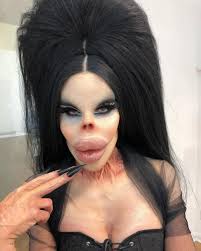 Help me please I can't decide which elegan