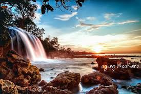 Gunung, pantai, air terjun, kebun teh pemandangan ini adalah sebuah pemandangan yang langka, bahkan sulit untuk ditemui di indonesia, gunung yang biasa hanya berupa tanah. Kumpulan Foto Gambar Pemandangan Alam Indah Di Indonesia Official Website Initu Id