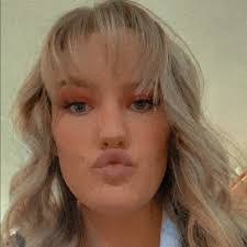 Danielle Strausbaugh's Instagram, Twitter & Facebook