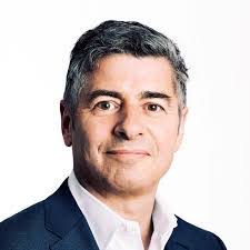 Tim Robb's Instagram, Twitter & Facebook