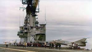 Rezervasyondan sonra telefon numarası ve adresi de dahil olmak üzere tesise ait tüm bilgiler rezervasyon onayınızda ve. Argentine Carrier Ara Veinticinco De Mayo 25 A 4 Etendard Laststandonzombieisland