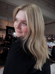 ⬆️⬆️ LOOK AT THIS little hottie smoke show! The red hot copper splicing,  the vintage jacket, it's a whole vibe. I loved doing this fun color  blocking for the lovely @jayleeorschell. Her