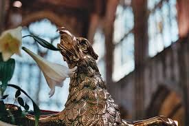 It corresponds closely to the field of vision and viewing patterns of the human eye and offers an impressively neutral and natural perspective. The Leica 50mm F 2 5 Summarit M 35mmc