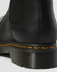 This pair is designed with a generous platform, just in case you've been needing a. 2976 Leonore Leder Chelsea Boots Gefuttert Dr Martens Deutschland