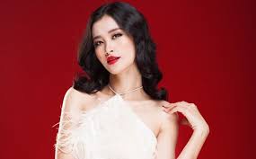 Trong thời gian này đã xuất hiện tin đồn cô có bầu khiến đông nhi phải lên tiếng. Tiá»ƒu Sá»­ Ca SÄ© Ä'ong Nhi Má»™t Trong Nhá»¯ng Ba Hoang Hang Ä'áº§u Vbiz