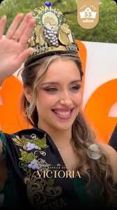 💜 55 años de sueños, 55 años de esperanzas… 💜, 🙌🏻 Hoy, mientras recorrí  las calles en el Carrusel de las Reinas, mi corazón latió más fuerte que  nunca. Cada sonrisa, cada abrazo, cada palabra de ...