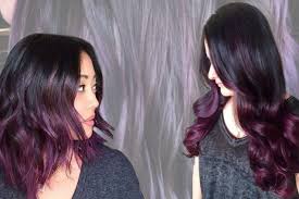 Taglio di capelli medi castano scuro con ciocche blu e verdi. Blackberry Hair Il Viola Per Le More Che Non Vogliono Decolorare I Capelli